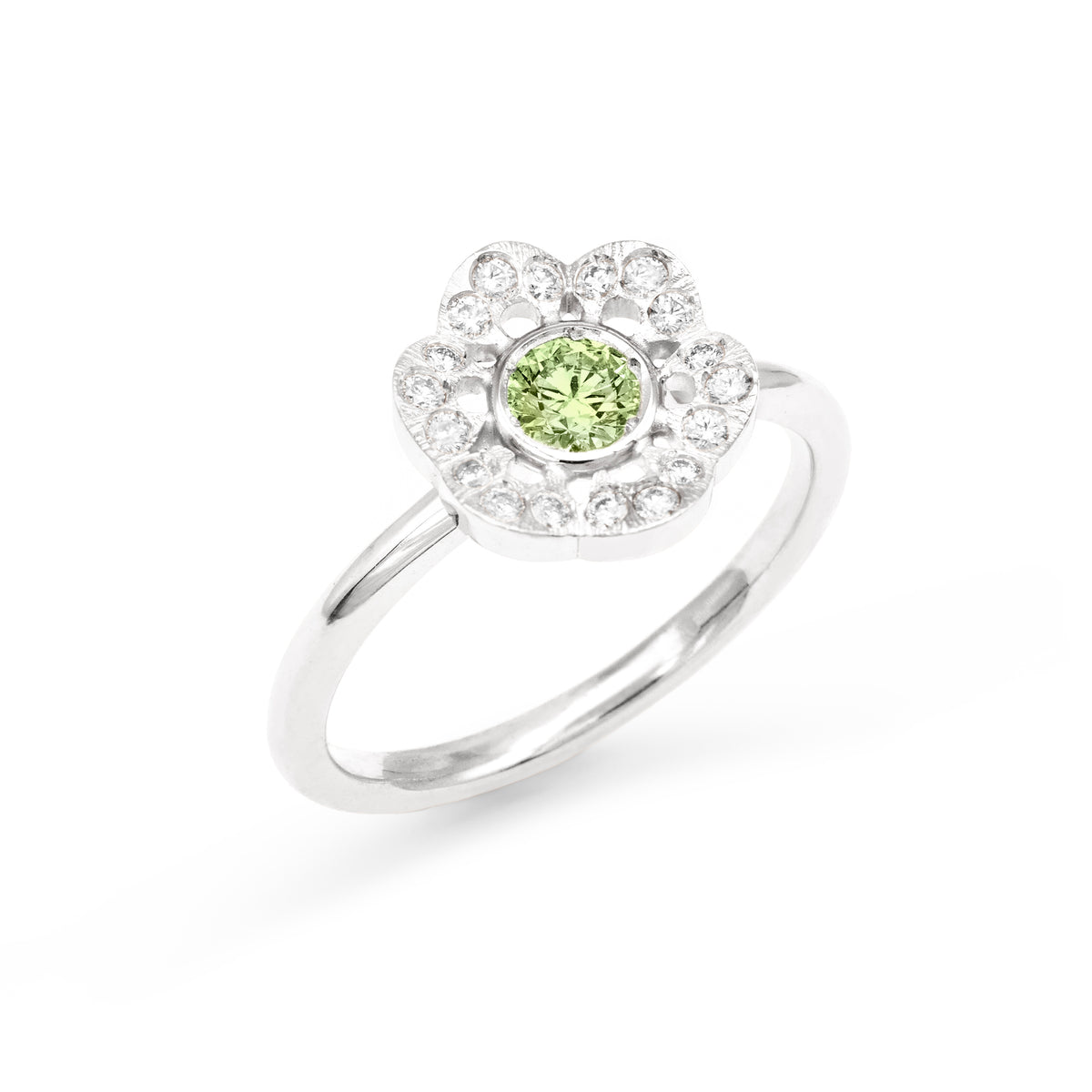 Bague entourage coquillages saphir