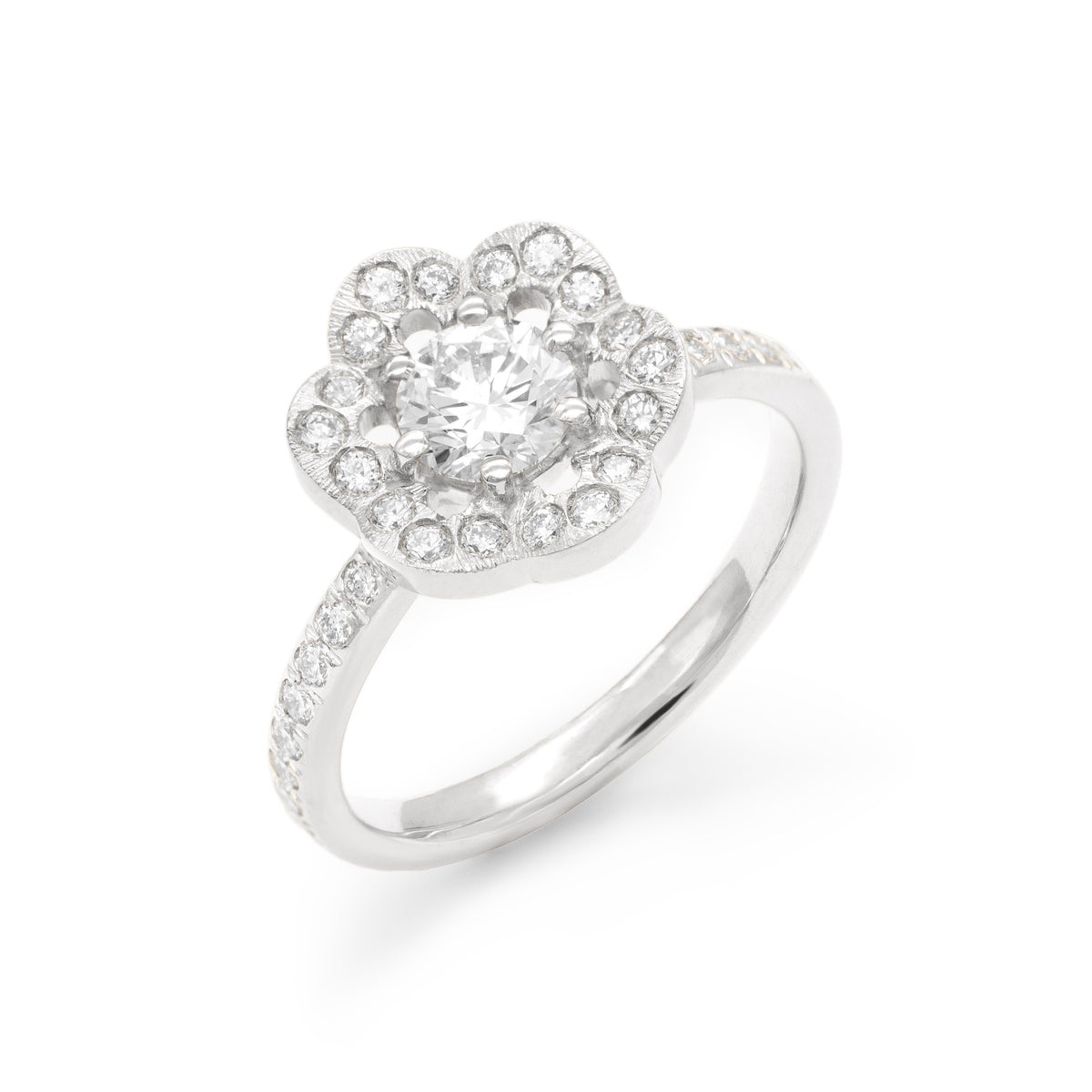 Bague entourage coquillages tout diamant
