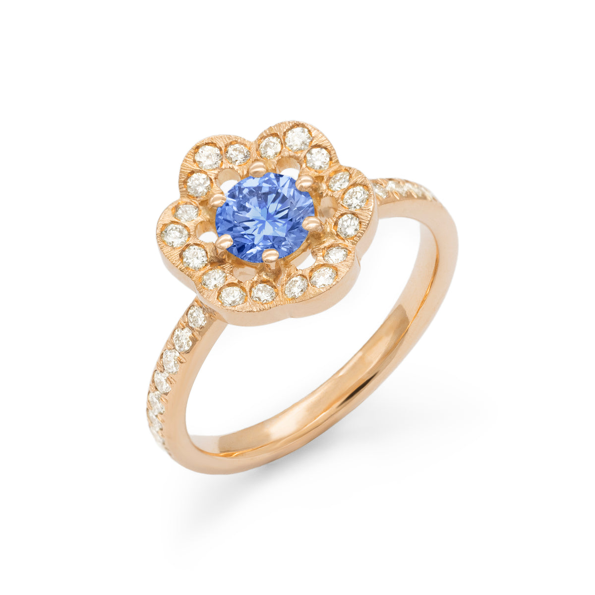Bague entourage Coquillages saphir corps pavé
