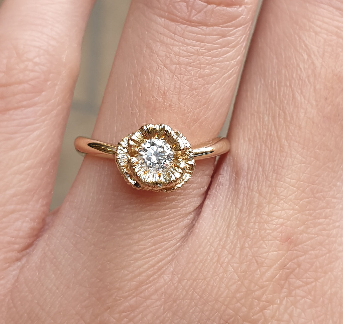 Bague de fiançailles solitaire Coquelicot