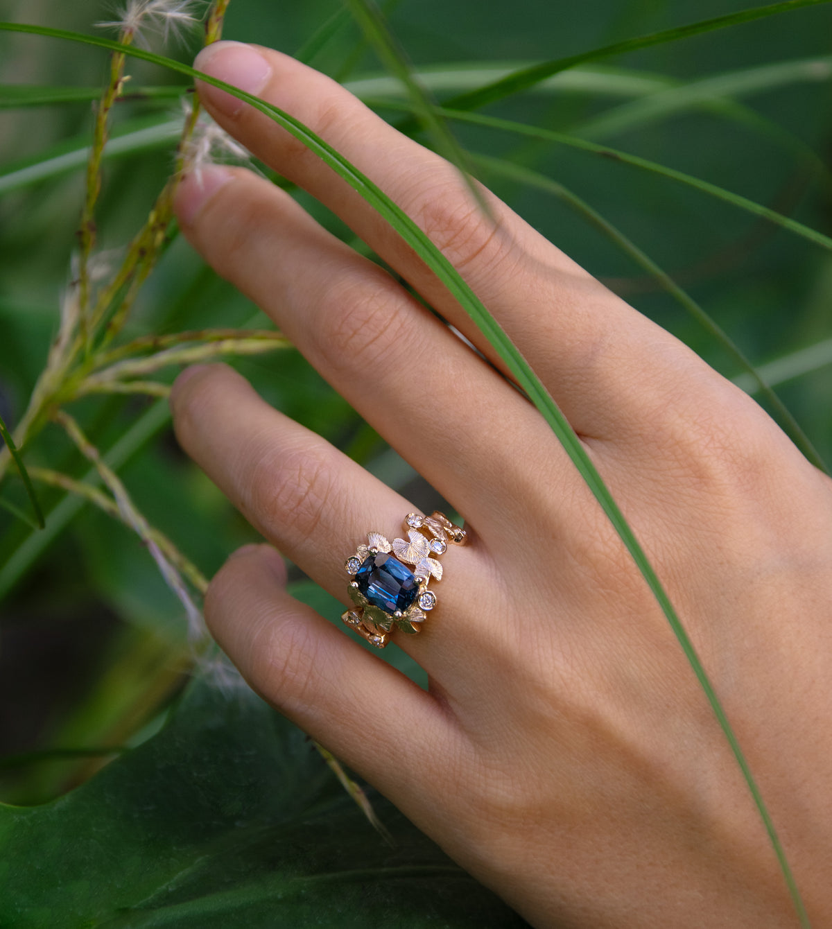 Bague bouquet de Nymphéas Saphir